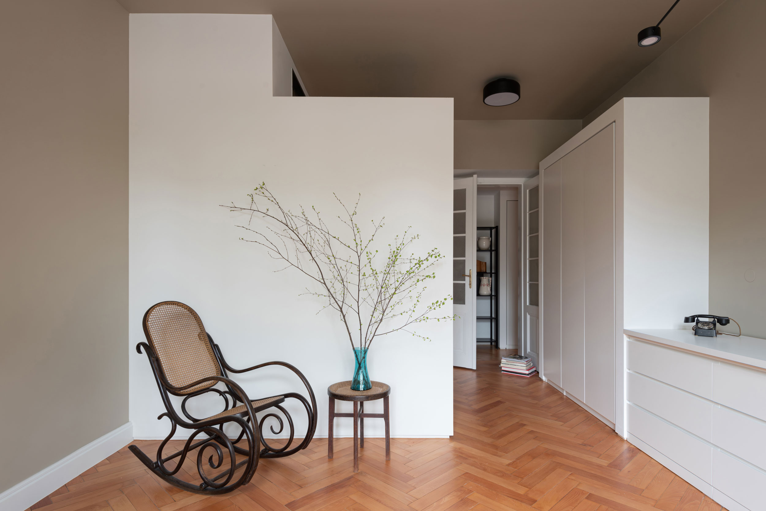 Monolith Apartment II